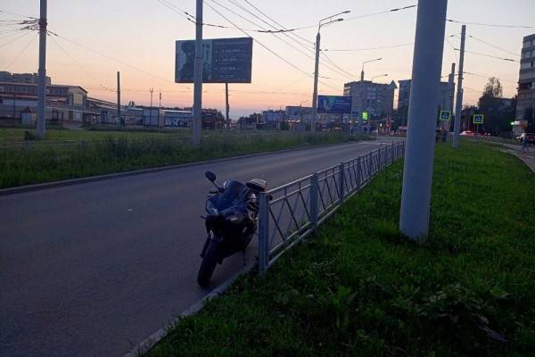 Байкер сбил пешехода в Смоленске Байкер сбил пешехода в Смоленске