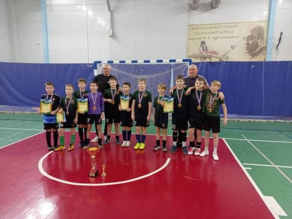 Триумф футболистов из Рославля на Всероссийской молодежной награде 