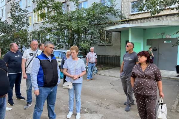 Чем оказался недоволен мэр Смоленска во время рабочей поездки по Ленинскому району