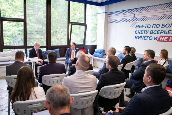 Встреча Сергея Неверова с представителями смоленской промышленности состоялась