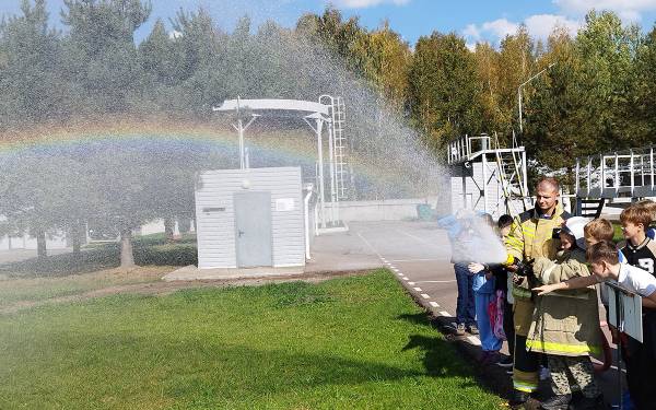 Хотите увидеть радугу? Приезжайте в специальную пожарно-спасательную часть №1!