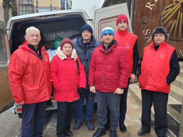 Гуманитарный груз смоленских коммунистов доставлен в Курскую область Гуманитарный груз смоленских коммунистов доставлен в Курскую область