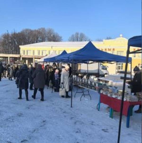 Зимняя ярмарка в Рославле: праздник вкуса и общения