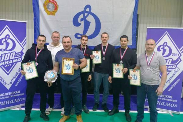 Сотрудники смоленского УФСИН стали серебряными призёрами соревнований по гиревому спорту Сотрудники смоленского УФСИН стали серебряными призёрами соревнований по гиревому спорту