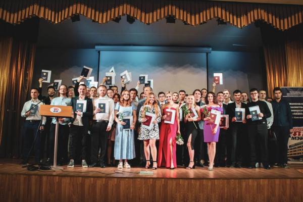 Энергетики Смоленскэнерго оценили научные работы выпускников профильного вуза