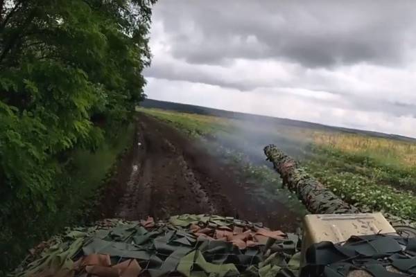 Военнослужащие танковых подразделений ЦВО уничтожили опорный пункт противника