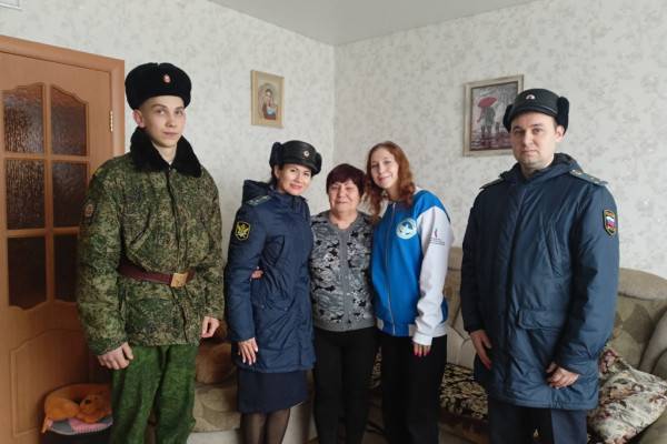 Посещение ветерана Великой Отечественной войны и бывшей сотрудницы прокуратуры