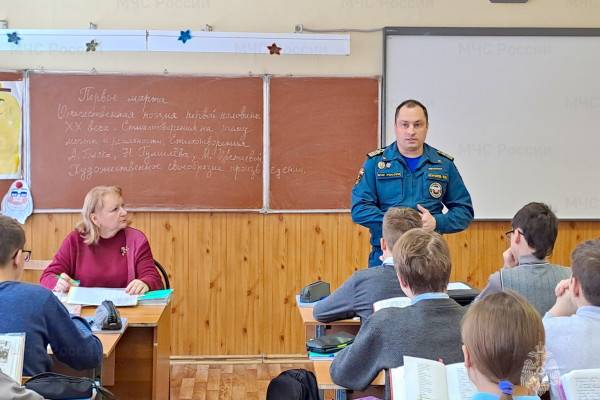 Смоленским школьникам напоминают о безопасности у водоемов