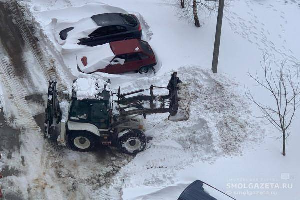 Борьба со снегопадом в Смоленске: меры и действия городских служб