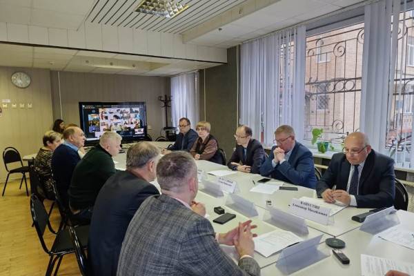 Общественная палата Смоленской области обсудила поддержку ветеранов СВО