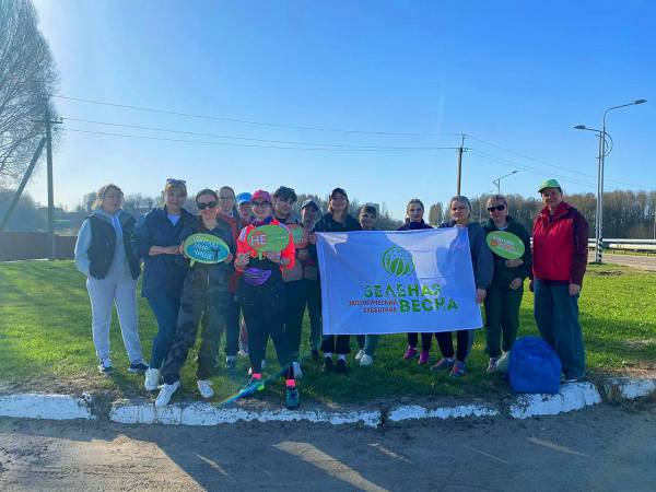 Субботник на берегу Десногорского водохранилища