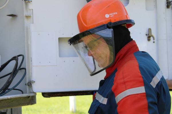 Энергетики Смоленска обеспечили электричеством храм и часовню Энергетики Смоленска обеспечили электричеством храм и часовню