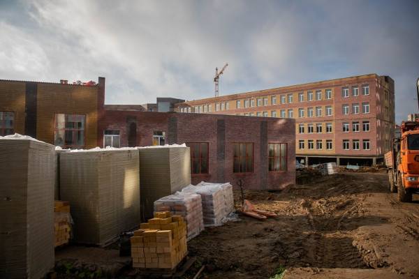 Алмаз Ахметшин: Ровно через месяц школа в Соловьиной роще будет готова