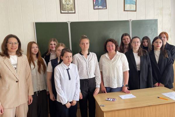 Смоленские выпускницы идут работать в МФЦ после целевого обучения