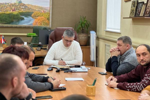 Смоляне жалуются мэру перед его воскресной поездкой по Ленинскому району Смоляне жалуются мэру перед его воскресной поездкой по Ленинскому району