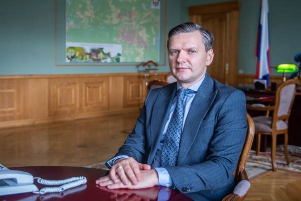 Алексей Гусев: Все массовые социально значимые услуги в Смоленской области переведены в электронную форму