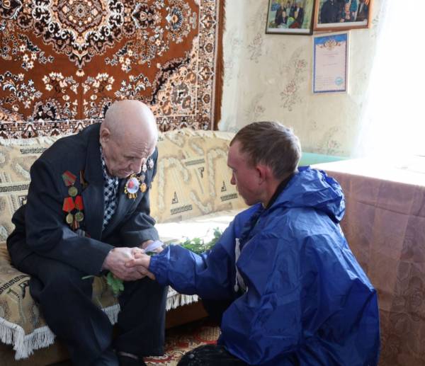 Ветераны Рославля стали почётными гражданами Ветераны Рославля стали почётными гражданами