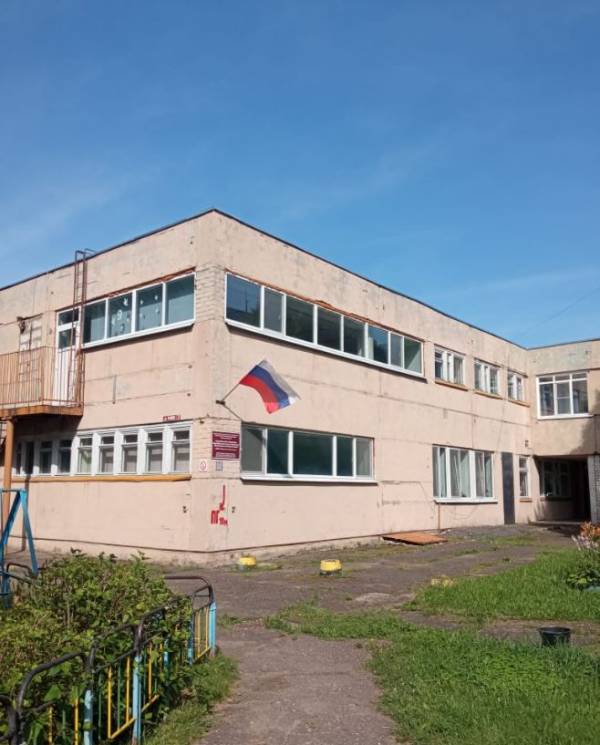 Современная кровля школы