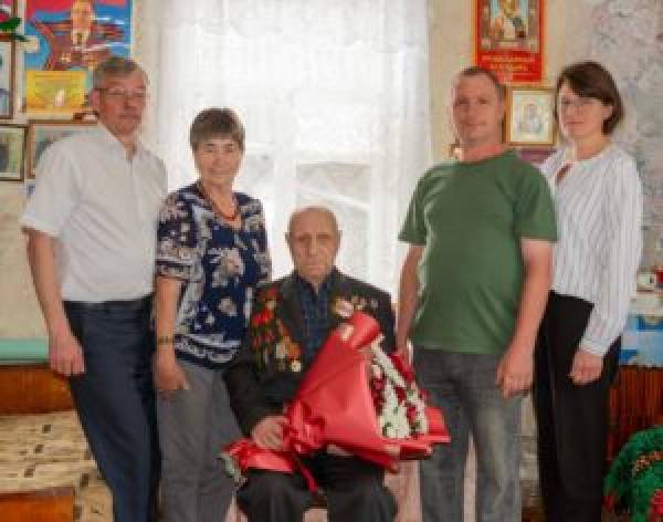 102 года мужеству и подвигам: поздравления Евгения Трофимова с днем рождения