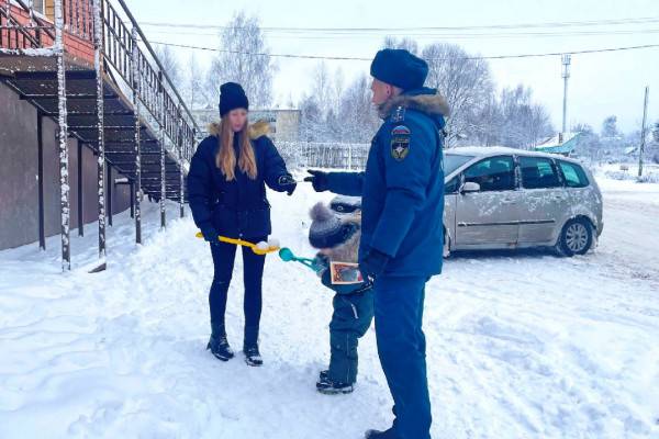 Смоленское МЧС устроило рейды в нескольких райцентрах региона