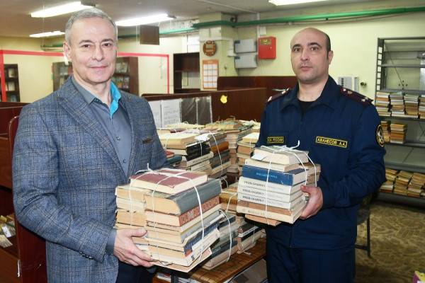 СмолГУ передал около 800 книг в учреждения УФСИН