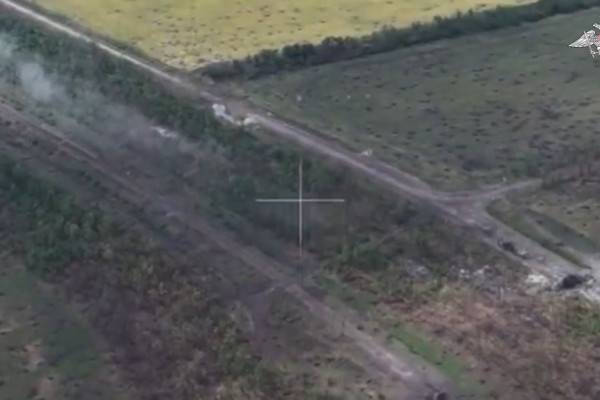 Российские танкисты уничтожают укрепления ВСУ на Донецком направлении