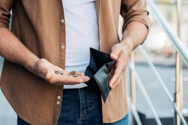 Смолян в марте штрафовали за неправильную парковку, нарушение тишины и попрошайничество