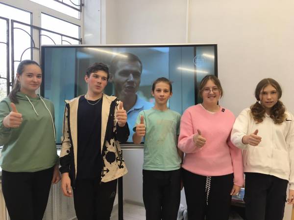 Школьники Рославльского района попробовали свои силы в профессиях сферы промышленности