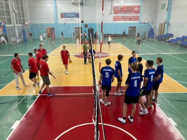 Стартовали городские волейбольные турниры в Рославле
