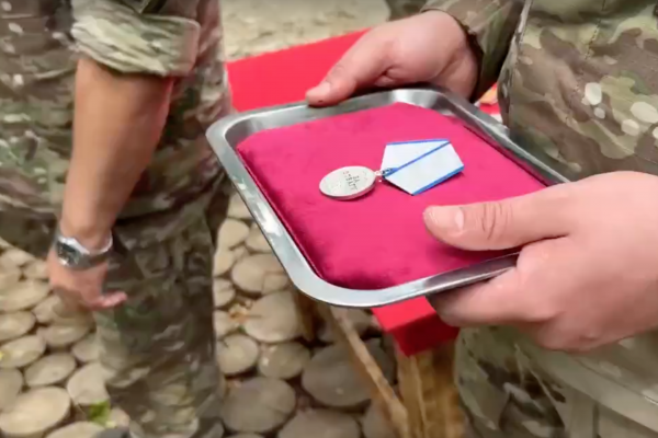 За доблесть, отвагу и героизм российские мотострелки были награждены государственными наградами