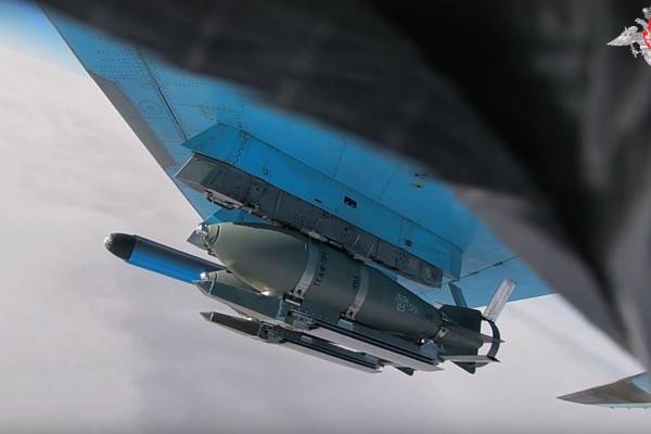 Истребители-бомбардировщики Су-34 нанесли удар по пункту управления противника на Купянском направлении