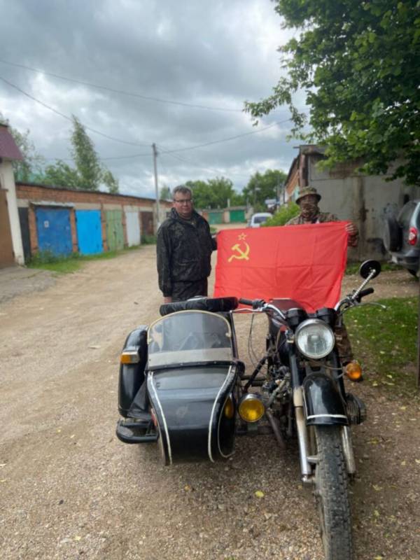 Коммунисты Вязьмы подарили мотоцикл солдатам