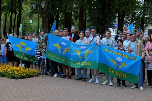 В Смоленске состоялось торжественное мероприятие, посвященное Дню ВДВ