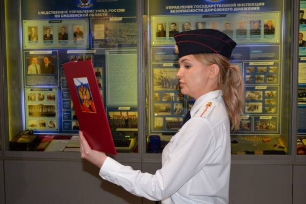Принятие присяги молодыми сотрудниками правоохранительных органов