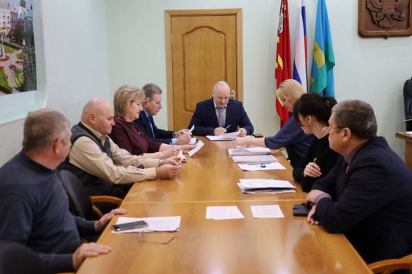 На заседании комиссии по подготовке правил землепользования и застройки На заседании комиссии по подготовке правил землепользования и застройки