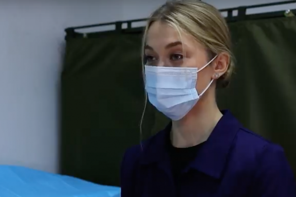 Медсестра Хаза отправляется в зону СВО Медсестра Хаза отправляется в зону СВО