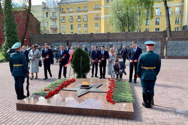 Мероприятия ко Дню Победы в Сквере Памяти Героев