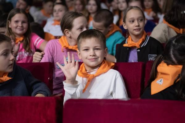 Около 17 тысяч школьников из Смоленска проведут свой отдых в санаториях и лагерях