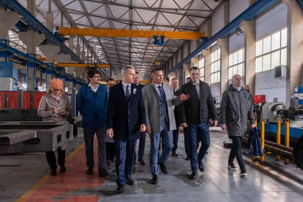 Визит главы Смоленской области на завод 