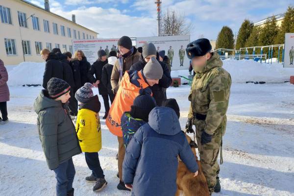 Смоленские росгвардейцы продолжают участие в патриотическом воспитании молодежи 