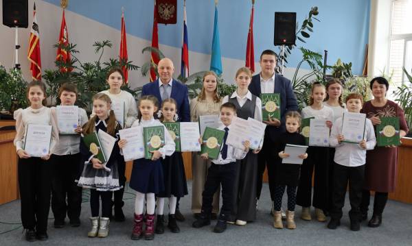Заслуженные награды участникам областного фестиваля «Отечество мое православное» и конкурса «Новогодний калейдоскоп 2025» Заслуженные награды участникам областного фестиваля «Отечество мое православное» и конкурса «Новогодний калейдоскоп 2025»