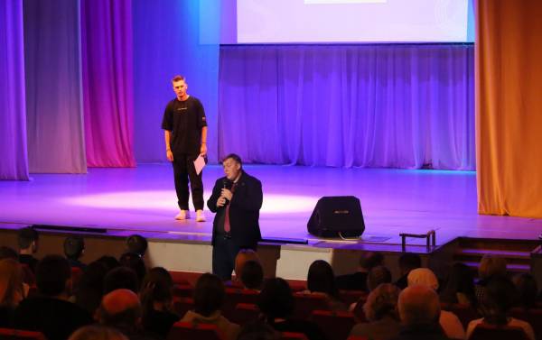 С целью профориентации школьников С целью профориентации школьников