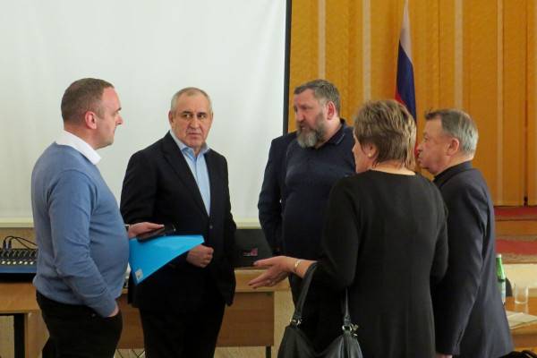 Сергей Неверов провел встречу с партийным активом в Тёмкине, чтобы обсудить актуальные вопросы