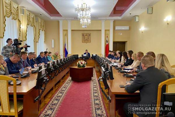 В Смоленске глава города провёл еженедельную планёрку