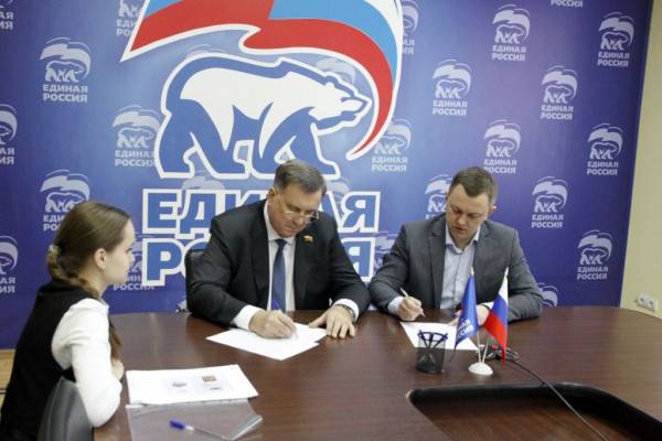 Анатолий Овсянкин подал документы для участия в Предварительном голосовании  Анатолий Овсянкин подал документы для участия в Предварительном голосовании