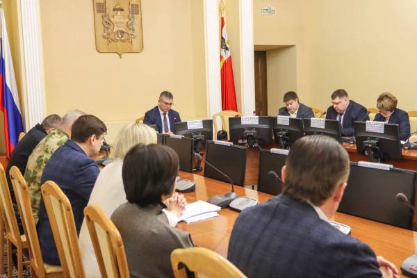 Уборка снега, рост заболеваемости ОРВИ и «Умный город» – в Смоленске прошла очередная планёрка