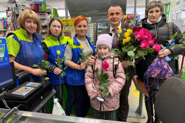 Многим девушкам из Смоленска были адресованы поздравления от депутатов городского совета