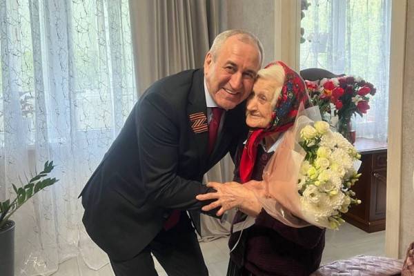 Посещение ветерана Великой Отечественной войны Сергеем Неверовым