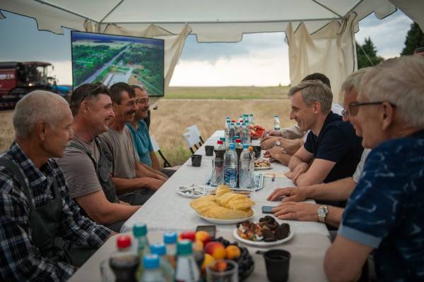 Врио губернатора Смоленской области провёл встречу с коллективом предприятия «КВВ-АГРО»