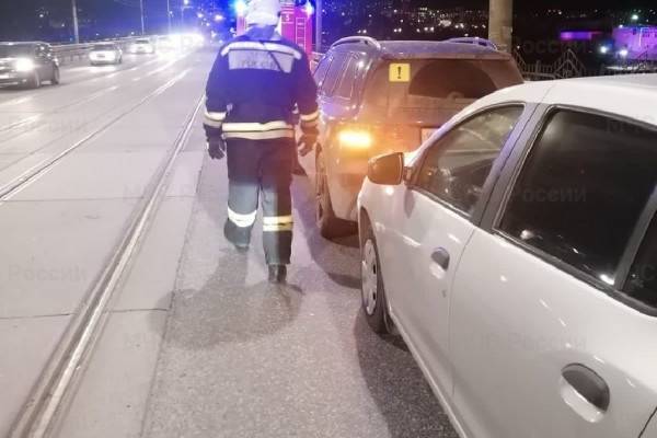 В Смоленске попутно столкнулись  Mercedes и Renault